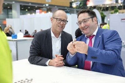 Fachgespräch am bayme vbm Stand