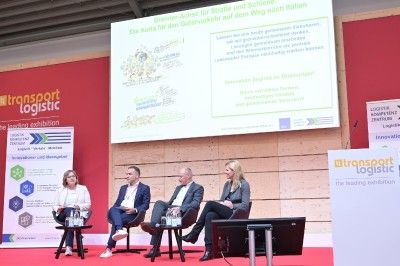 Podiumsdiskussion, v.l.n.r.: Dr. Petra Seebauer, Martin Gruber, Armin Riedl, Christine Völzow