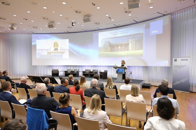 "Recht muss kein Innovationshindernis sein" – KI-Perspektiven für die bayerische Wirtschaft
