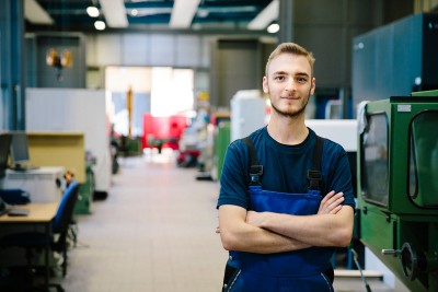 AusbildungsOffensive-Bayern: Informationen rund um die Ausbildung in der M+E Industrie